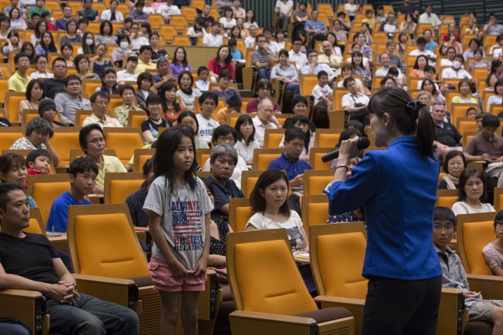 Yamazaki answers questions Okinawa Institute of Science and